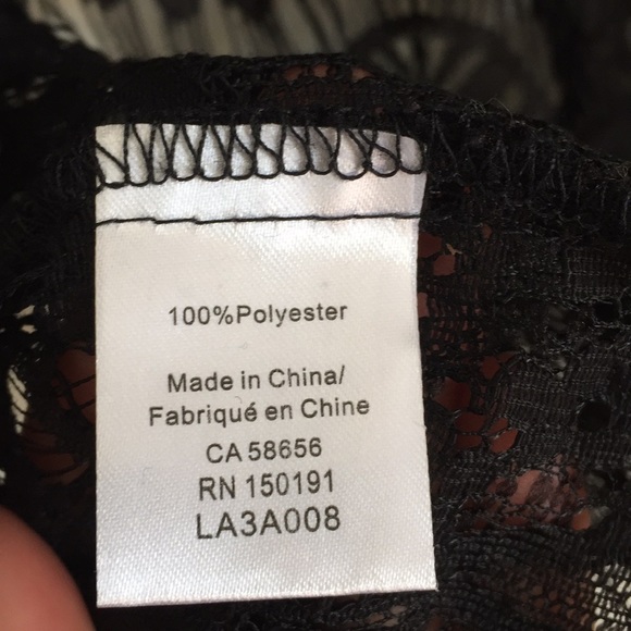 Lace peek-a-boo back top - Picture 5 of 5